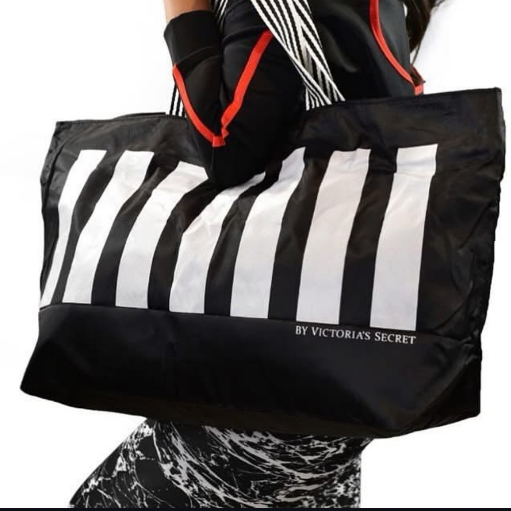 Victoria Secret duffle bag - Picture 1 of 5